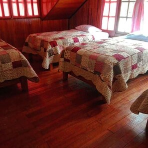 Traditional Cottage, Multiple Beds, Non Smoking, Mountain View | Free WiFi, bed sheets