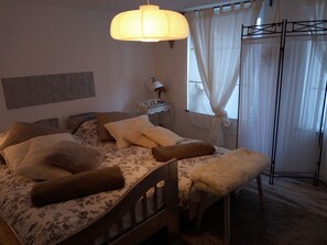 Appartement Ville, 3 lits une place, non-fumeurs | Décoration personnalisée, ameublement personnalisé, bureau