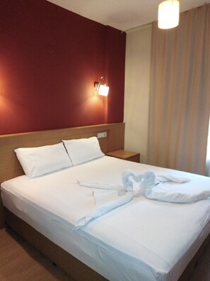 Desk, blackout curtains, soundproofing, free WiFi - Cetinkaya Hotel (Çanakkale)