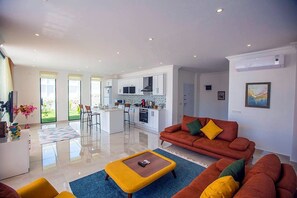 Villa, 2 Bedrooms, Private Pool | Living area