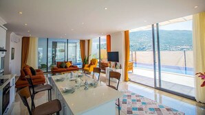 Biệt thự, 2 phòng ngủ, hồ bơi riêng | Khu vực ăn uống tại phòng