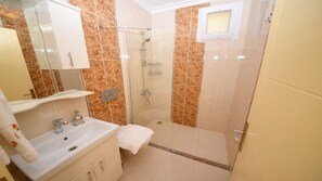 Villa, 3 Schlafzimmer, eigener Pool | Badezimmer