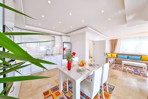 Villa, 2 Bedrooms, 2 Bathrooms | Private kitchen | Full-sized fridge, microwave, oven, stovetop - Villa Gunbatimi (Kas)