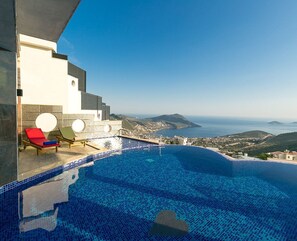2 outdoor pools, sun loungers - Villa Heart (Kas)