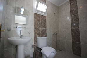 Villa, 2 Bedrooms, Private Pool | Bathroom