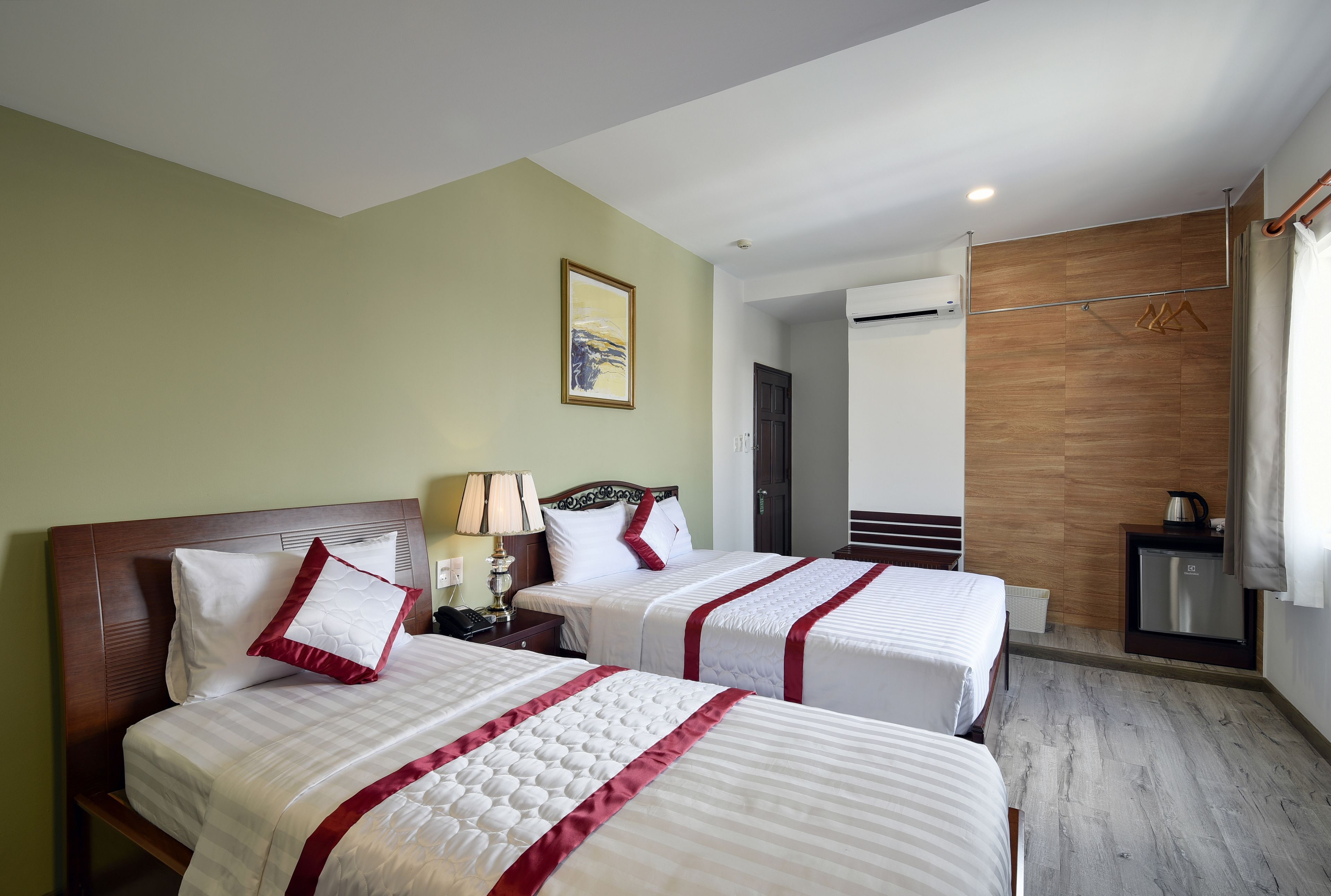 Minibar, desk, free WiFi, bed sheets