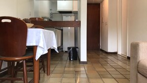 Comfort Apartment, 1 Double Bed, Non Smoking, Pool View | In-room dining - Apart Ondina 341 (Salvador)