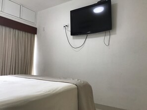 Comfort-Apartment, 1 Doppelbett, Nichtraucher, Poolblick | 1 Schlafzimmer, Bettwäsche aus ägyptischer Baumwolle
