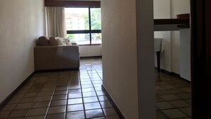 Comfort Apartment, 1 Double Bed, Non Smoking, Pool View | Living area | Flat-screen TV - Apart Ondina 341 (Salvador)