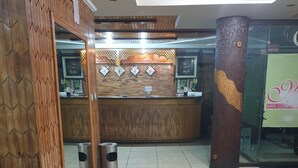 Lobby - Mir Continental Hotel (Muzaffarabad)