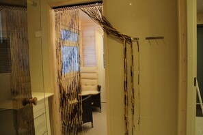 Apartament Deluxe, 4 dormitoris, sauna | 4 dormitoris, escriptori i habitacions insonoritzades