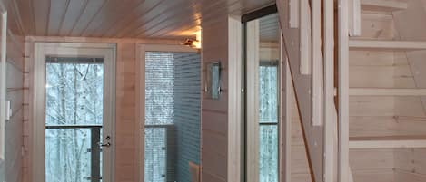 Deluxe-huoneisto, 4 makuuhuonetta, sauna | 4 makuuhuonetta, työpöytä, äänieristys, silitysrauta/-lauta