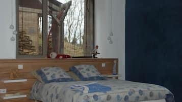 Habitación triple (Bleue) | Cunas gratuitas, wifi gratis y ropa de cama