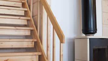 Villa de lujo, 2 habitaciones, sauna | Zona de estar | Una televisión de pantalla plana, una chimenea, suelo radiante