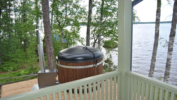 Small Sauna Villa with 2 bedrooms and private beach | Private spa tub