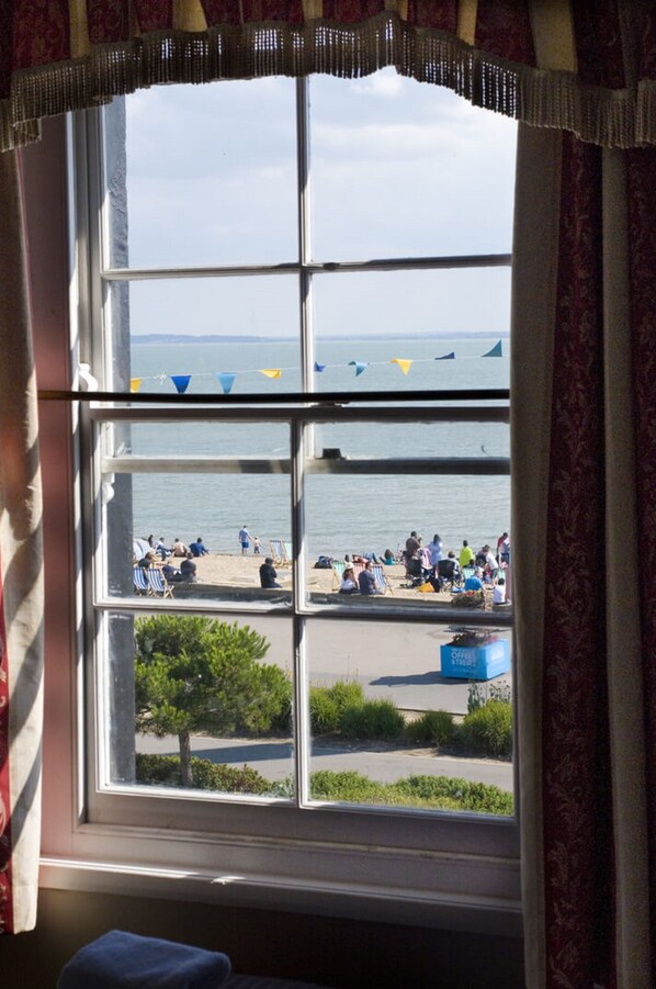 On the beach - The Hope Hotel (Southend-on-Sea)