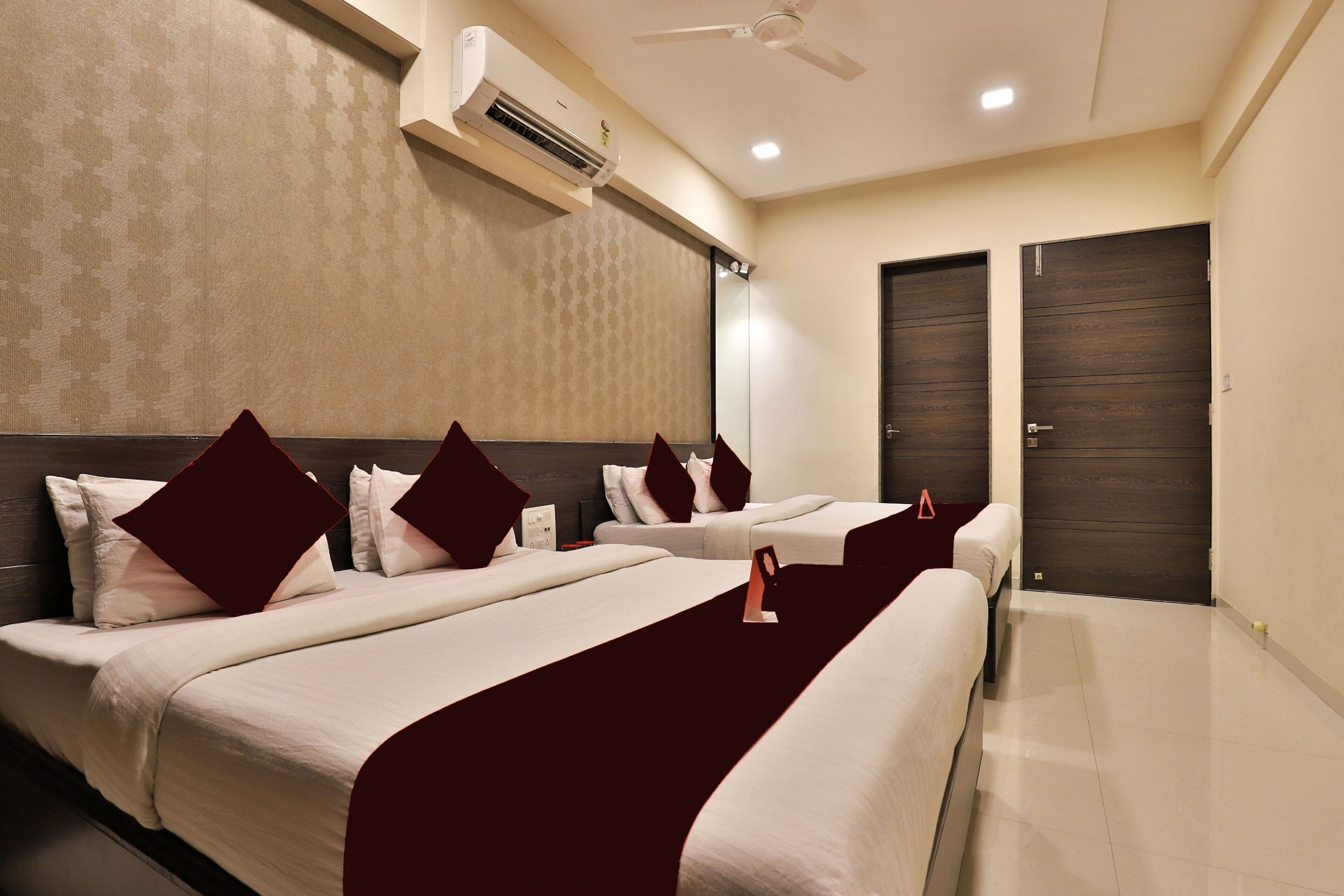 family room | hypo-allergenic bedding, in-room safe, blackout curtains, soundproofing