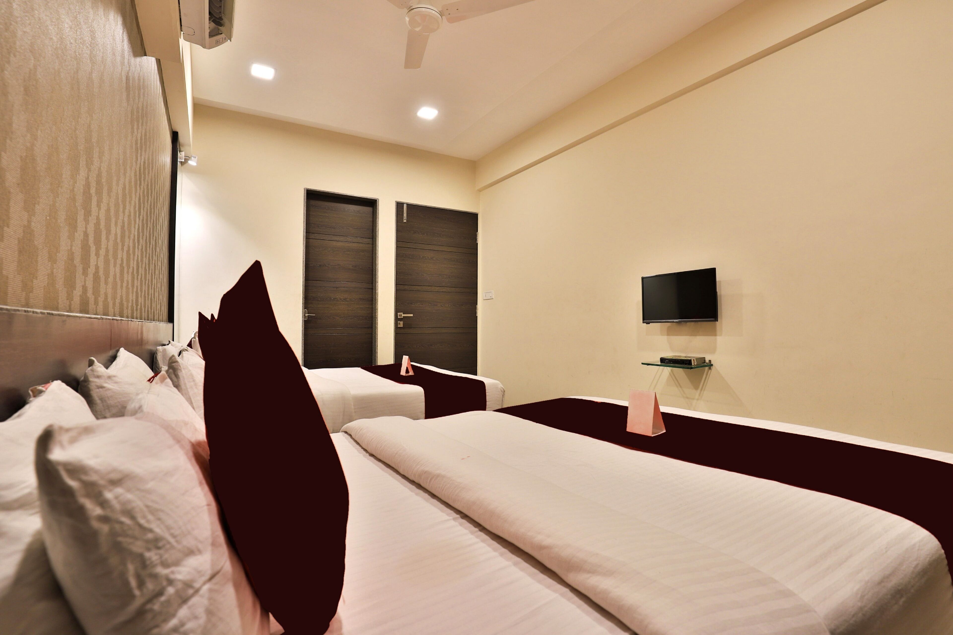 family room | hypo-allergenic bedding, in-room safe, blackout curtains, soundproofing