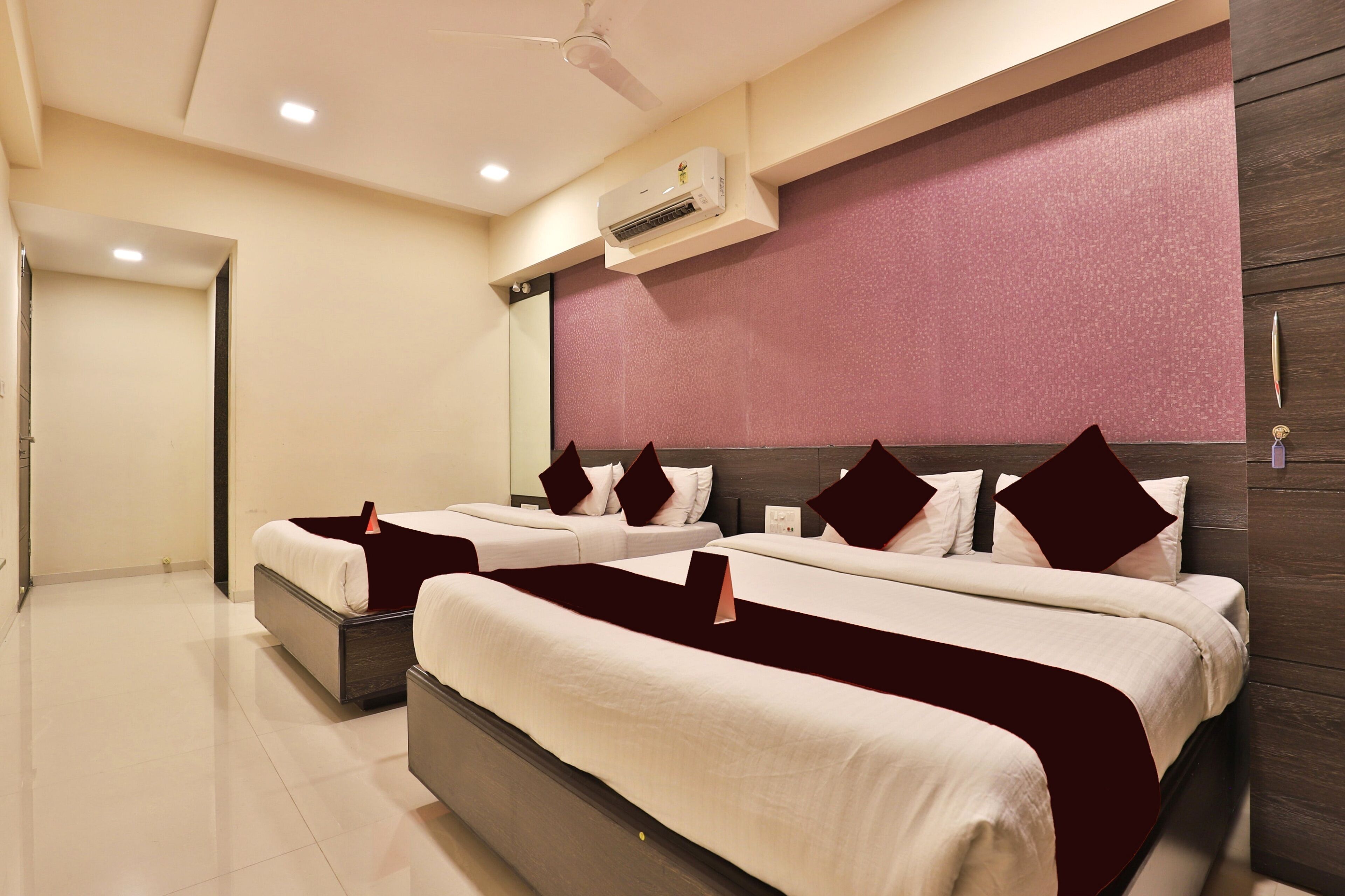 family room | hypo-allergenic bedding, in-room safe, blackout curtains, soundproofing