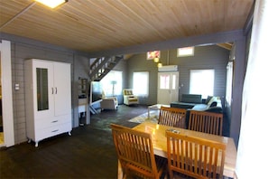 Villa, 1 Bedroom | In-room dining