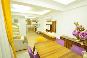 Villa, 3 Bedrooms | In-room dining