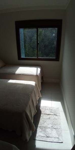 2 habitaciones, wifi gratis y ropa de cama 