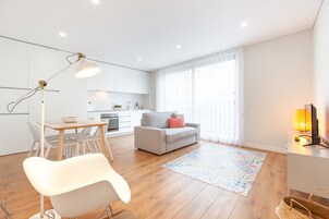 Apartment, 1 Bedroom, Terrace (5) | Living area | 32-inch flat-screen TV with cable channels, TV