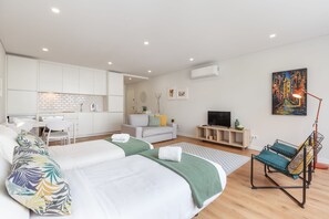 Estudio, 1 cama matrimonial y sofá cama (4) | Ropa de cama de alta calidad y decoración personalizada 