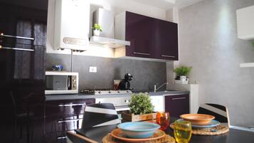 Studio | Eigene Küche | Kühlschrank, Mikrowelle, Ofen, Espressomaschine