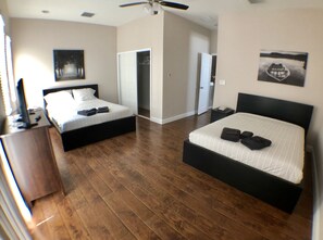 Ferienhaus, 4 Schlafzimmer (4 Bathrooms) | 4 Schlafzimmer, Bügeleisen/Bügelbrett, kostenloses WLAN, Bettwäsche