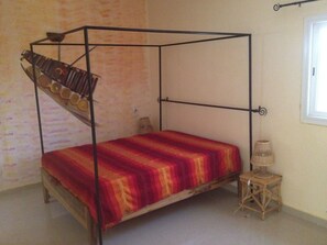 特色装修、特色家居、办公桌、遮光窗帘