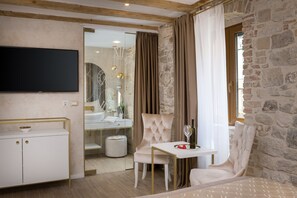Deluxe Double Room | Premium bedding, memory foam beds, minibar, in-room safe - Le Premier Luxury Rooms (Split)