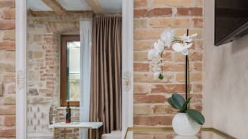 Habitación doble Deluxe | Ropa de cama de alta calidad, camas con efecto memoria y minibar