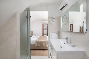 Deluxe Double Room, Terrace | Bathroom - Le Premier Luxury Rooms (Split)
