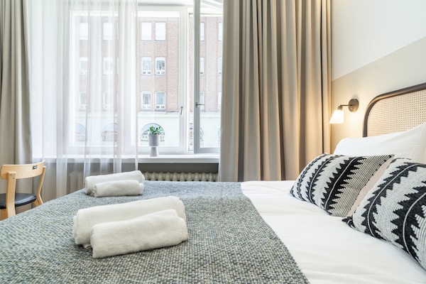 Kahden hengen huone (- Homey) | 1 makuuhuone, ylelliset vuodevaatteet, pillowtop-patjalliset sängyt