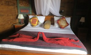 Villa, 2 Bedrooms | In-room safe, desk, cots/infant beds, free WiFi - Melasti Villa Amed (Karangasem)