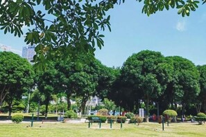 Property grounds - Wanjia Dongfang Hotel (Shishi)