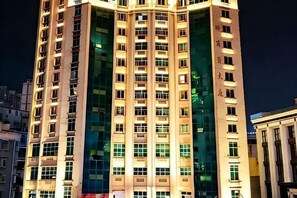 Exterior - Wanjia Dongfang Hotel (Shishi)