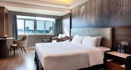 Wanjia Dongfang Hotel