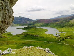 Aerial view - Albergue Valle de Arbas - Hostel (Villamanin)