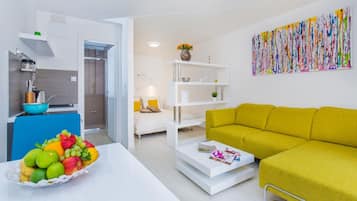 Deluxe Studio, Terrace | Private kitchen | Fridge, stovetop, electric kettle, toaster