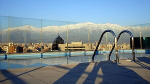 Outdoor pool - Travel Place Lyon (Santiago)