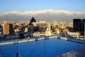 Outdoor pool - Travel Place Lyon (Santiago)