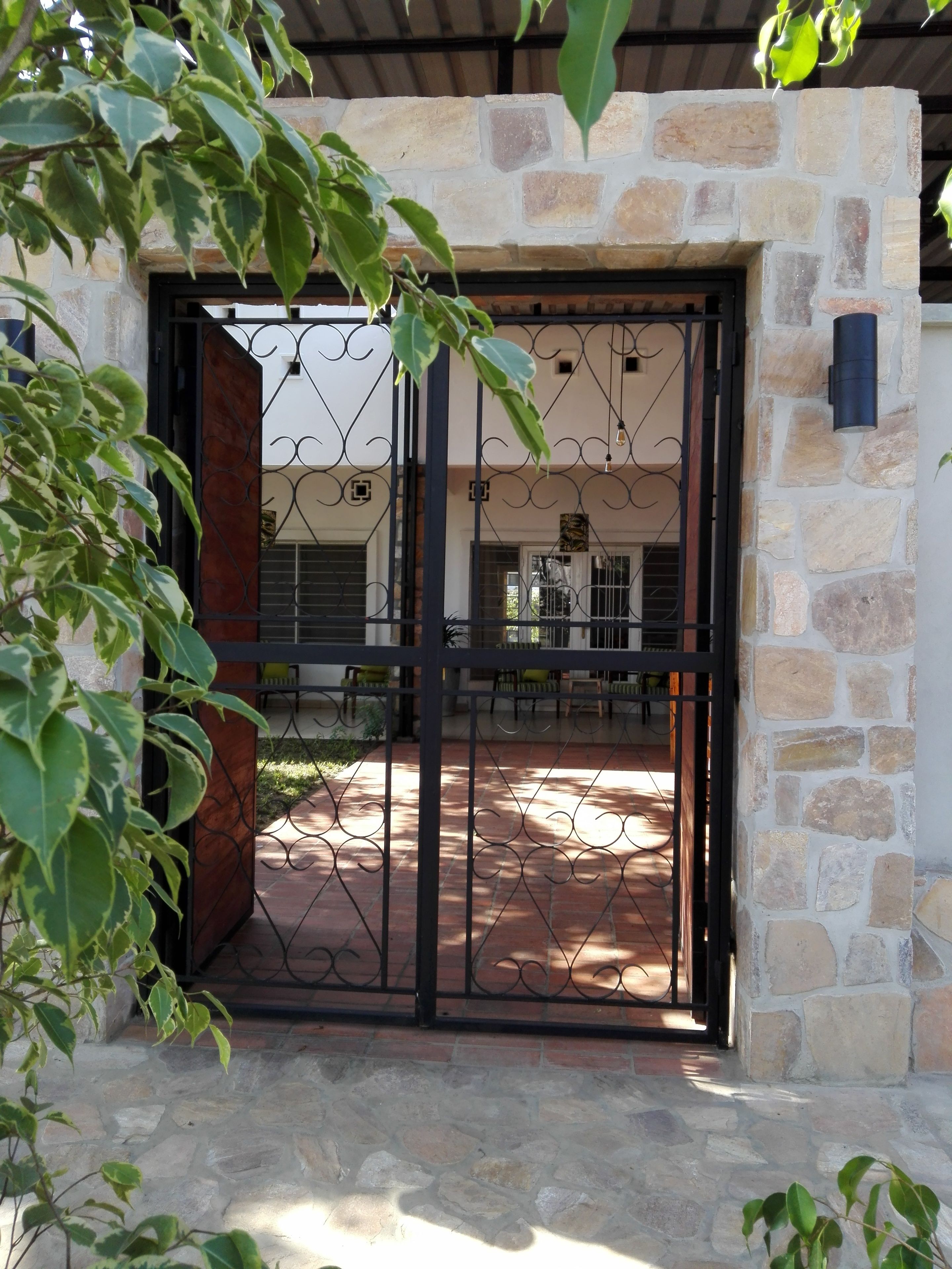 Entrada al alojamiento