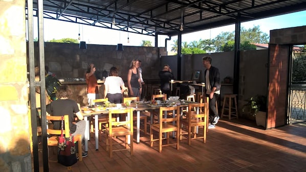 Breakfast, lunch, dinner served; local and international cuisine