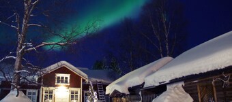 LAURI Historical Log House Manor