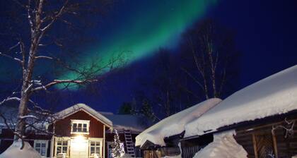 LAURI Historical Log House Manor
