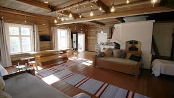 皇家开间, 多张床, 无烟房, 庭院景观 | 1 多间卧室、特色装修、特色家居、遮光窗帘