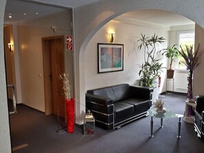 Lobby - Hotel Merkur Garni (Giesen)
