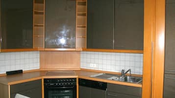 Studio | Bếp riêng | Tủ lạnh, lò vi sóng, lò nướng, bếp nấu